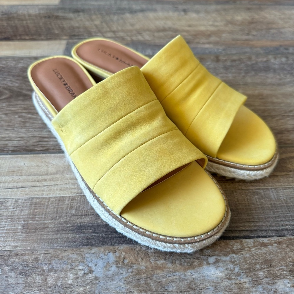 NWOT Lucky Brand Naveen Wedge Sandal Yellow Women's 7